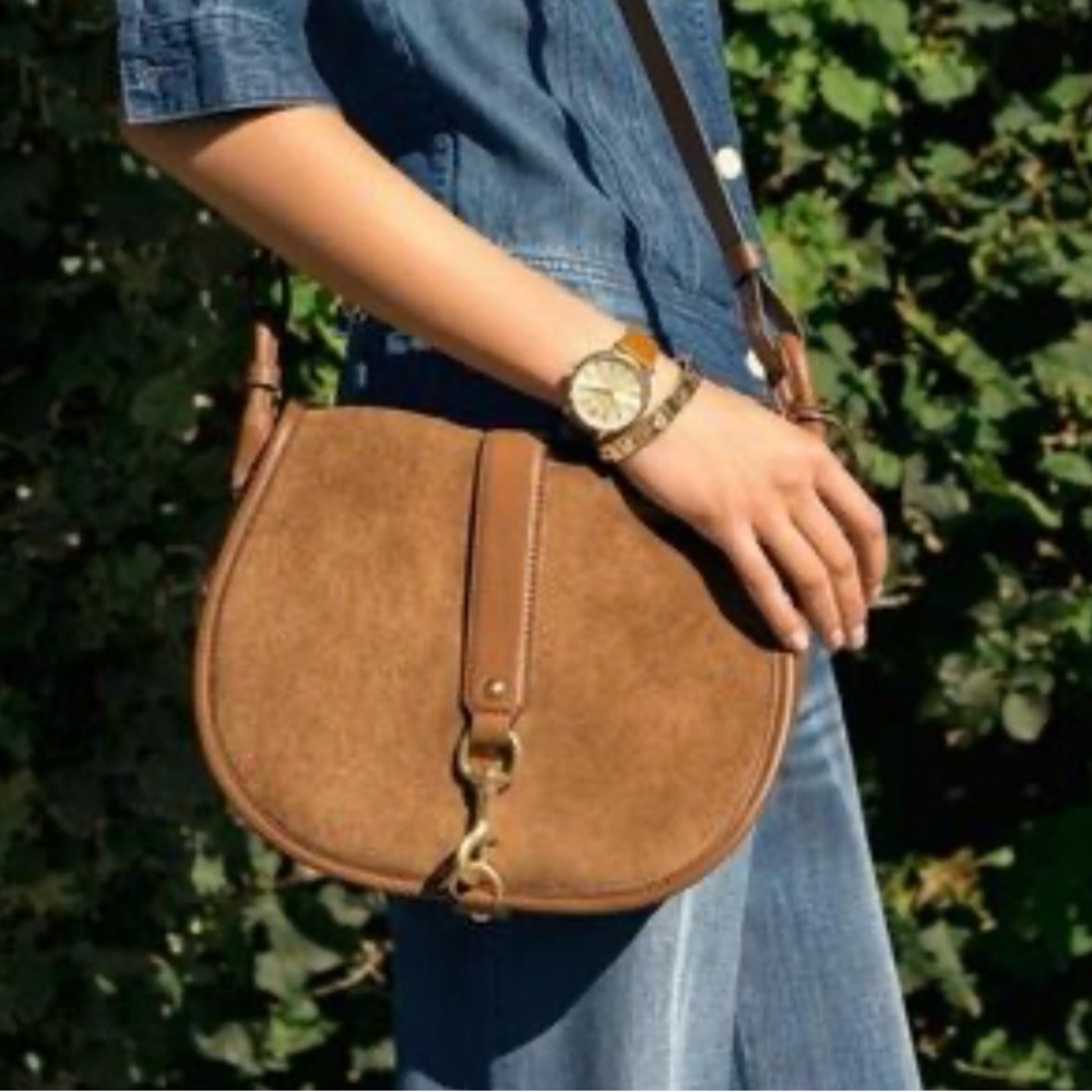 MICHAEL KORS
Jamie Large Suede Saddle Crossbody Bag Brown